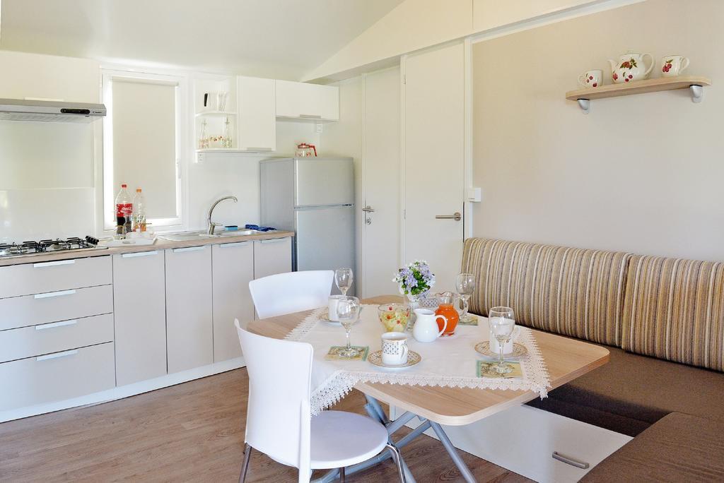 Mobile Homes Murter Jezera Exterior photo
